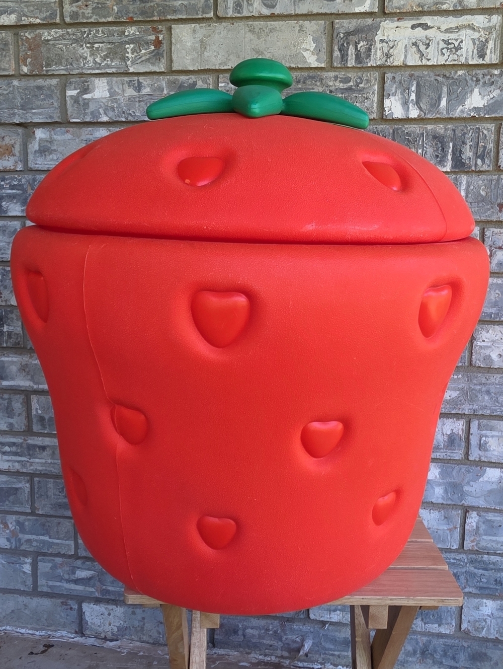 Vintage 1980s Little Tikes Strawberry Shortcake Red Toy Box Storage Hamper Bin